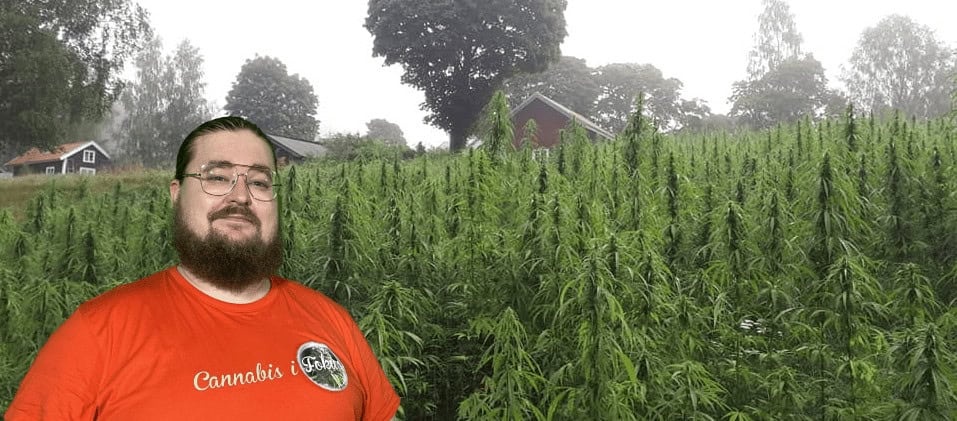 Hampafarm belägrad av polis