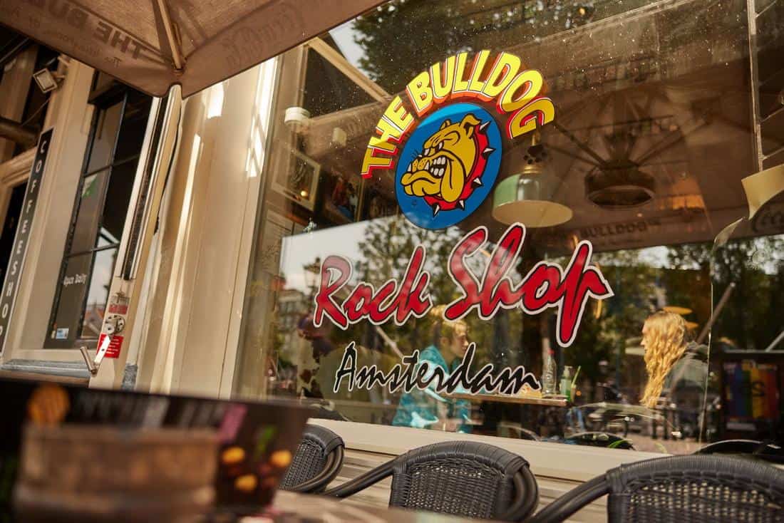 Cannabiskaféer i Amsterdam fruktar förbud för utländska turister mitt i COVID-återhämtningen